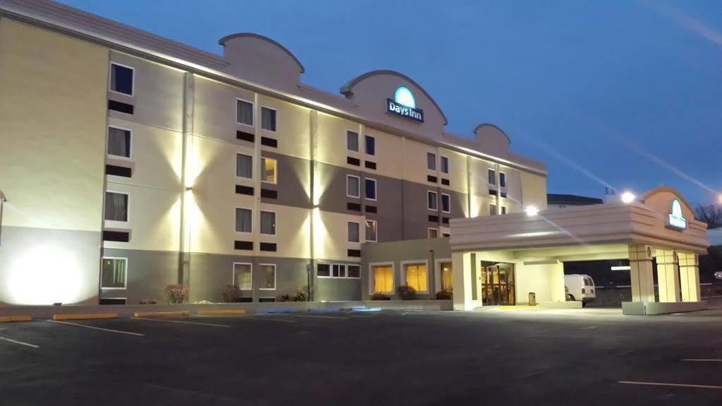 Days Inn By Wyndham Wilkes Barre Eksteriør billede